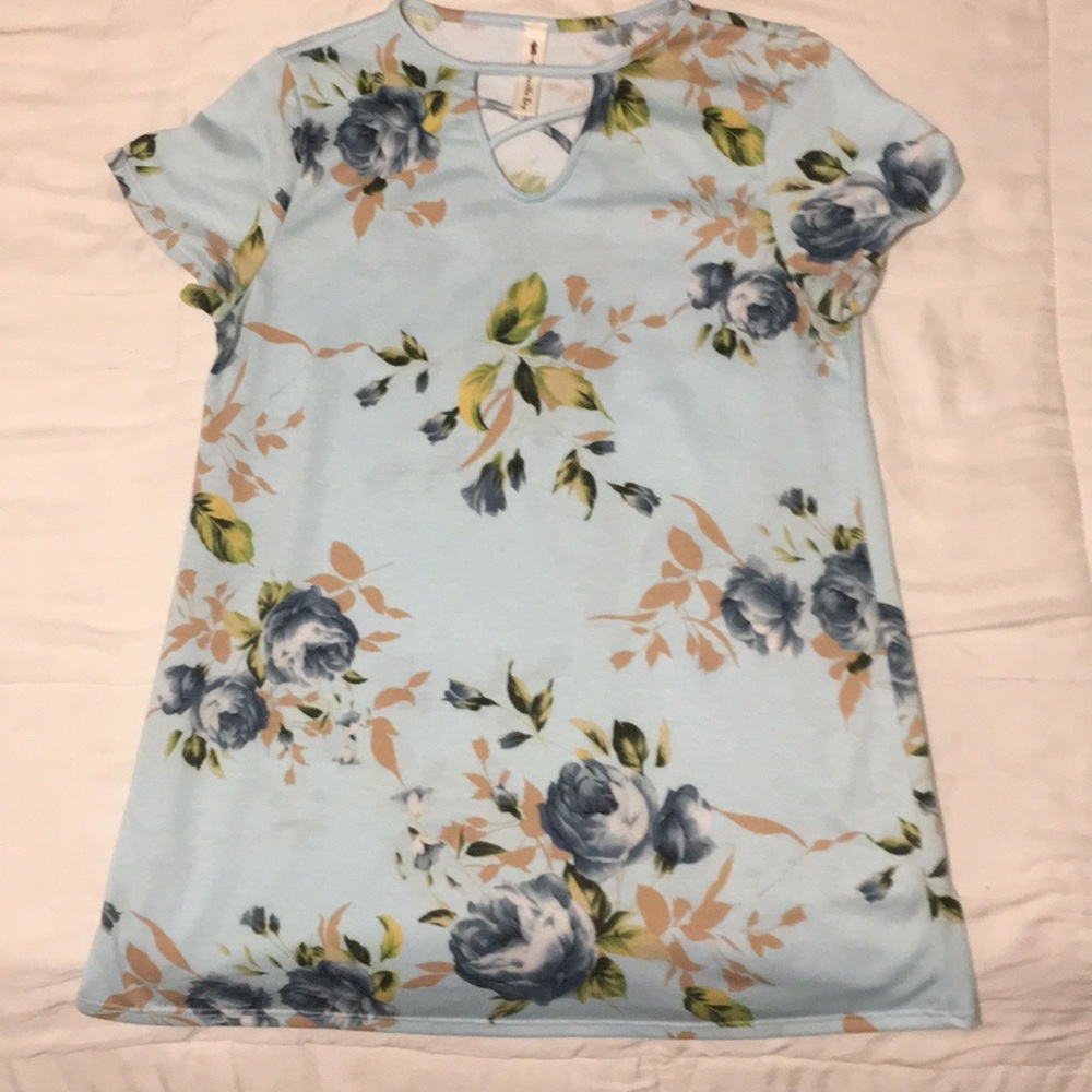 Keyhole shirt, worn once